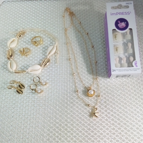 imPRESS Jewelry - Dainty Gold and White Shell Necklace Set w/ ImPress Pedicure Press On Nails 🏖️